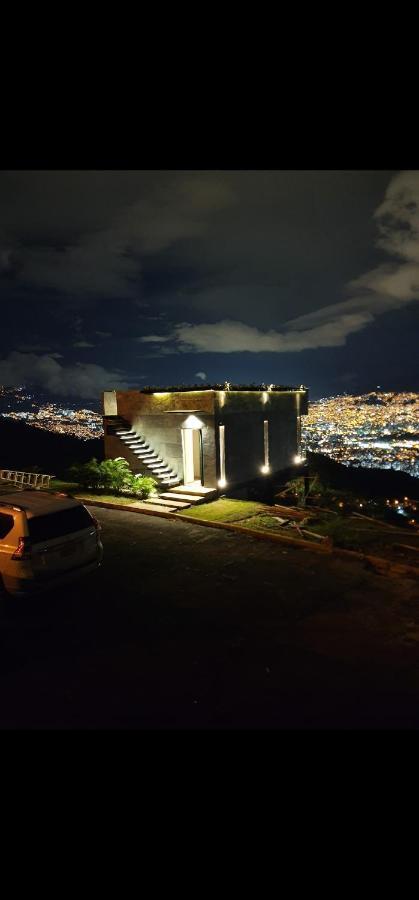 La Casa En El Aire Villa Medellin Exterior photo